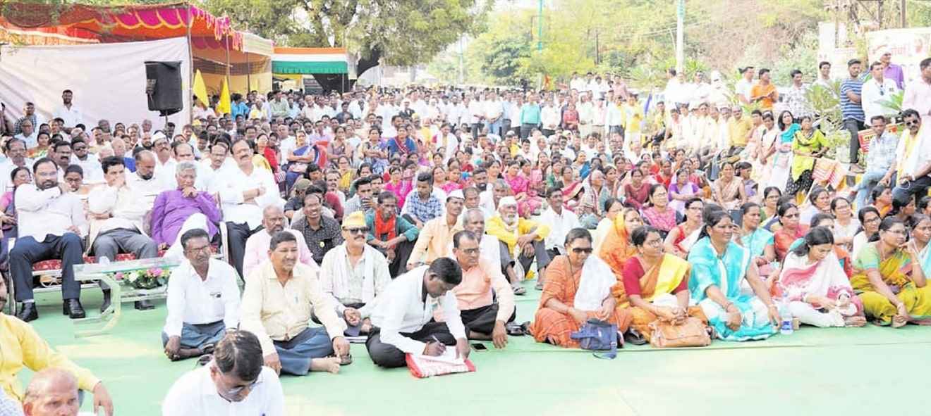 Aarakshan Bachao Morcha in Chandrapur District Kacheri