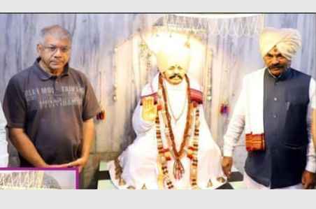 Adv Balasaheb Ambedkar held a four-hour discussion with the Mahant at Gahininathgad