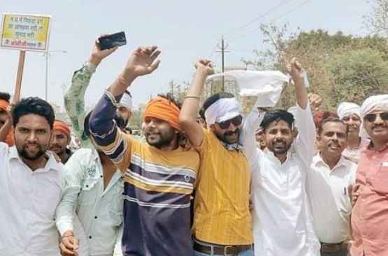 OBC Mahasabha called for a bandh regarding OBC reservation took out rally closed the market