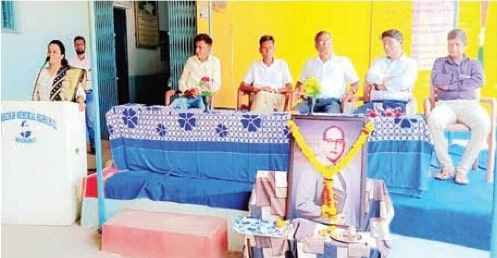 Dr Ambedkar School Cha Yshswi Nikal Bhadravati Madhye Gunvant Vidyarthi Satkar Dr Ambedkar School Cha Yshswi Nikal Bhadravati Madhye Gunvant Vidyarthi Satkar