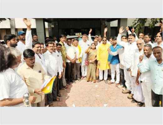 Nanded OBC Burn Maratha Kunbi GR in Angry Protest Nanded OBC Burn Maratha Kunbi GR in Angry Protest