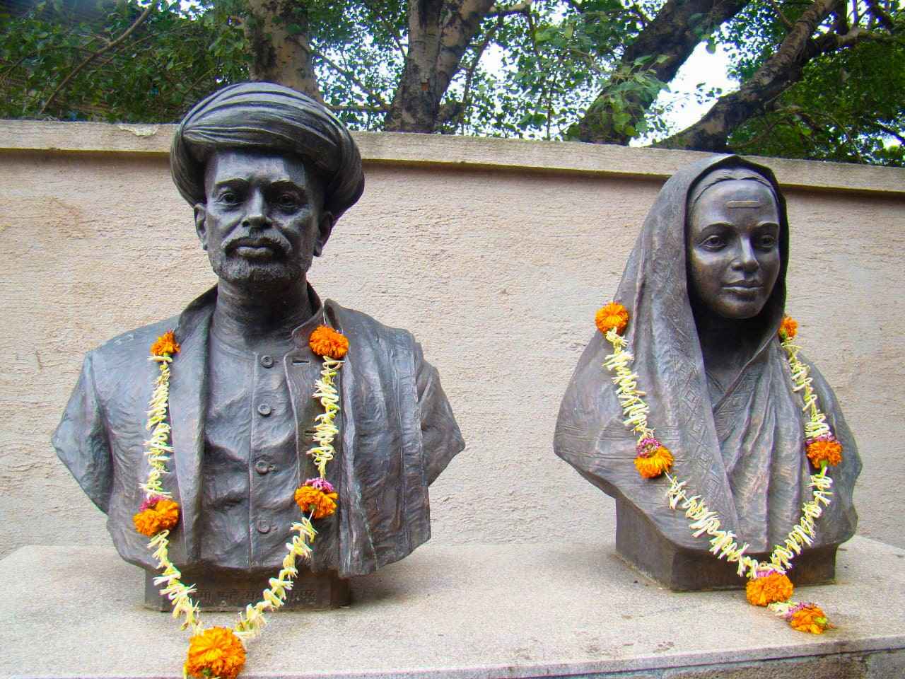Give bharat ratna to Mahatma Jyotiba Phule and Savitribai Jyotiba Phule Give bharat ratna to Mahatma Jyotiba Phule and Savitribai Jyotiba Phule