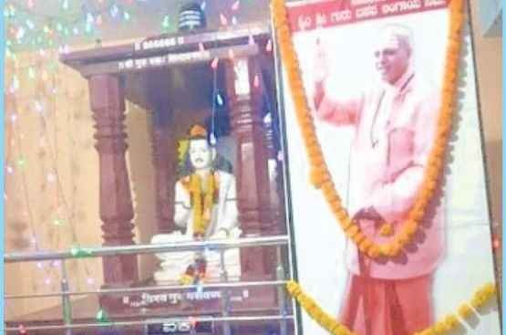 Celebrating_rashtriya_Basavadal_birthday_at_Khojanwadi