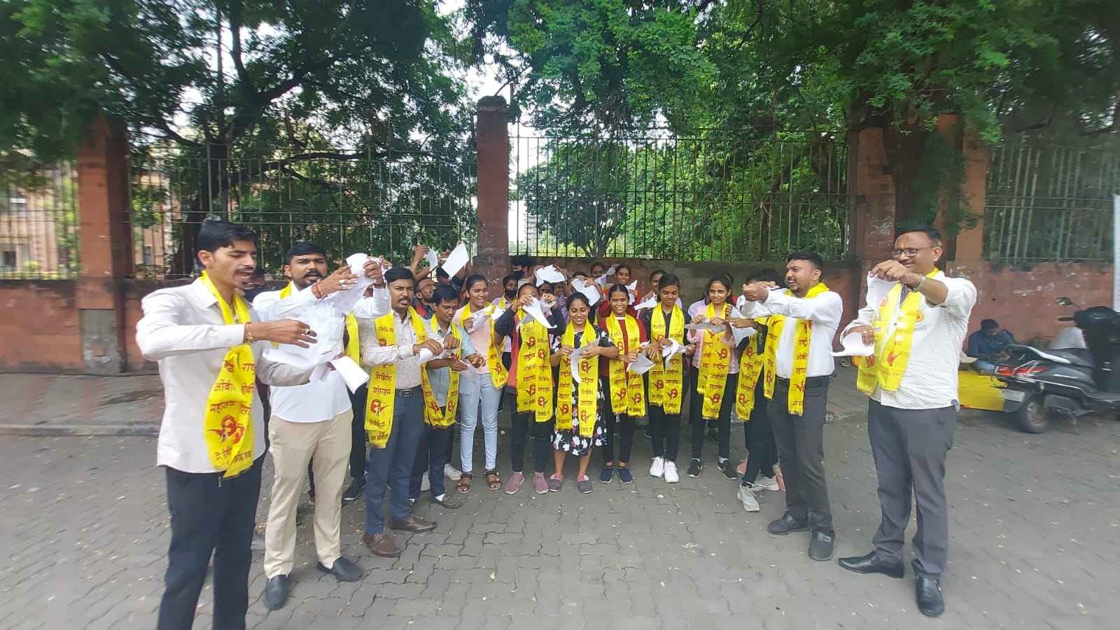 Intense_anger_of_OBC_students_against_the_state_government