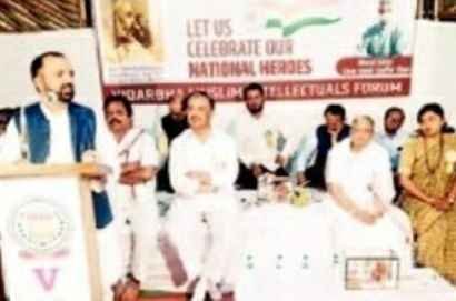 Introduce_the_ideal_of_Khan_Abdul_Ghaffar_Khan_Gandhi_to_the_new_generation