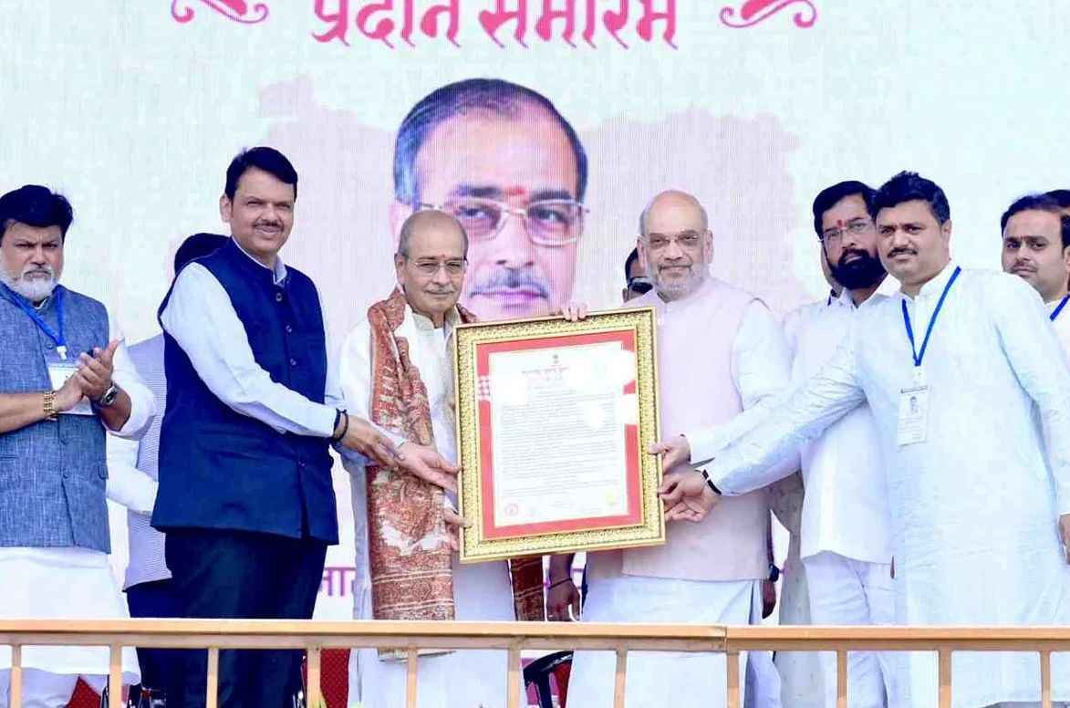 Maharashtra_Bhushan_Award_to_Dr_Appasaheb_Dharmadhikari_and_common_people_Death_to_heat_stroke