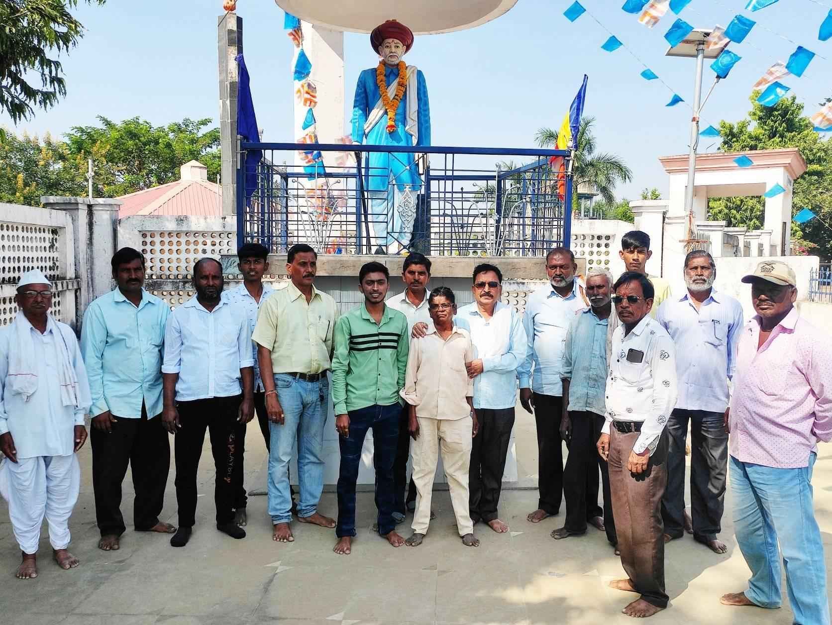 Mahatma_jyotiba_Phule_ko_abhivadan_Mali_yuvak_sanghatana_Ashti