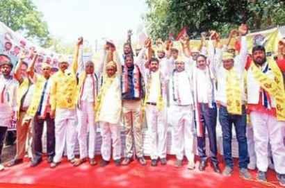 Meet_the_demands_of_OBC_or_take_down_the_chair_Dr_Babanrao_Taiwade