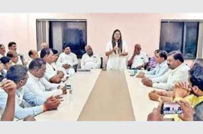 OBC_Cast_stand_with_reservation