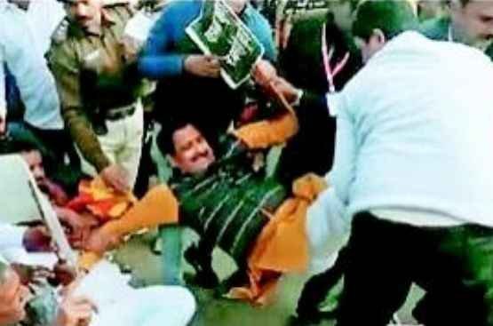 OBC_Reservation_Workers_going_to_besiege_CM_House_arrested