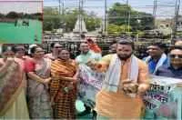 गोमुत्र शिंपडणे अस्पृश्य ठरविण्याची नीच मानसिकता !
