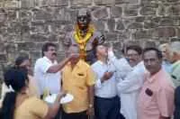 जातनिहाय जनगणनेचा निर्णय: कोल्हापुरात ओबीसी समाजाकडून साखर वाटप करत आनंदोत्सव

