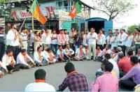 ओबीसी आरक्षणासाठी चाळीसगावात आ. मंगेश चव्हाण यांच्या नेतृत्वाखाली भाजपातर्फे रास्ता रोको आंदोलन
