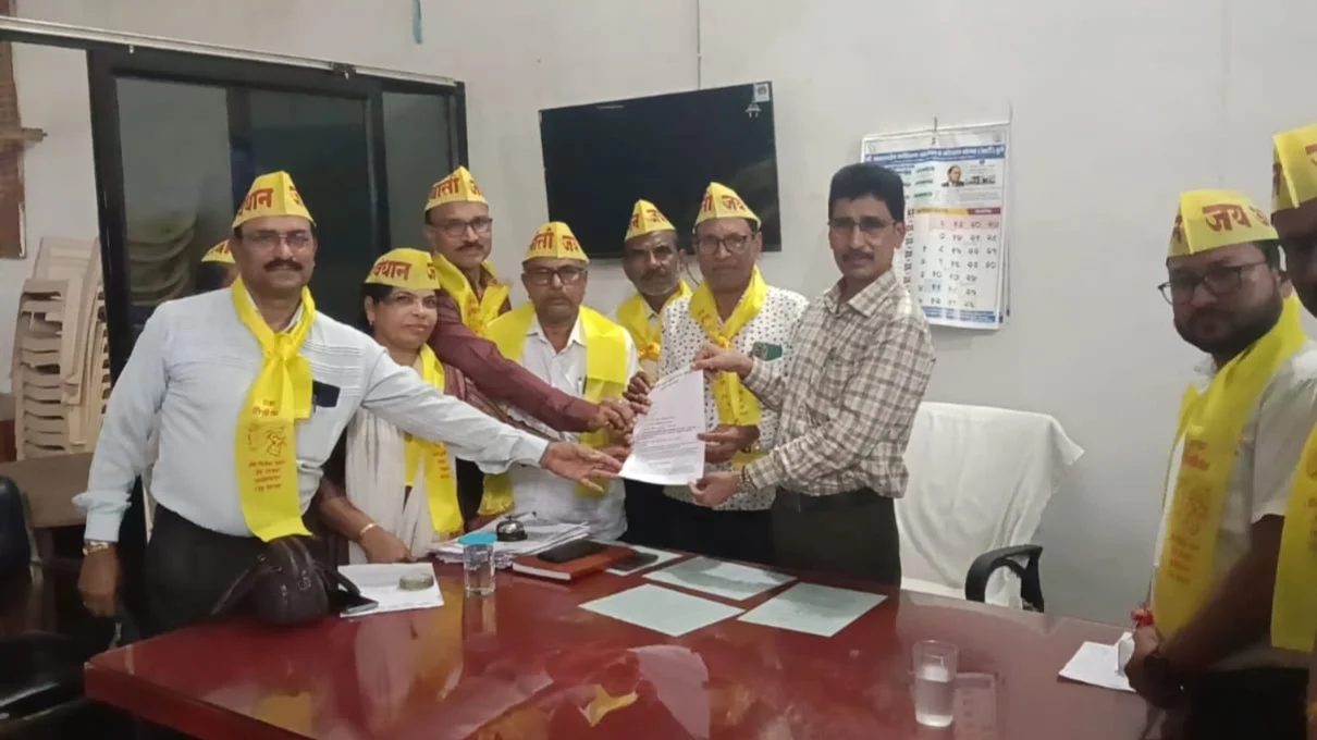 Jangananet OBC Sansathi Swatantra Column Dya PavaniTun Andolanacha Ishara Jangananet OBC Sansathi Swatantra Column Dya PavaniTun Andolanacha Ishara