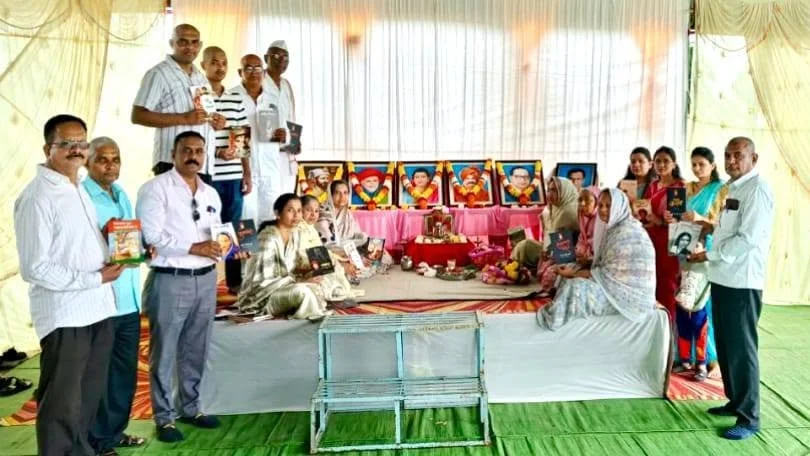 Mahatma Phule Yanchya Dvijanm Shatabdi Varshanimitt Birari Parivarat Satyashodhak Paddhatine Dashapind Va Gandhmukti Karyakram Chalisgaonat Vadilanchya Smrutiprityarth Shetat Asthivisarjan Va Vruksharopan Mahatma Phule Yanchya Dvijanm Shatabdi Varshanimitt Birari Parivarat Satyashodhak Paddhatine Dashapind Va Gandhmukti Karyakram Chalisgaonat Vadilanchya Smrutiprityarth Shetat Asthivisarjan Va Vruksharopan