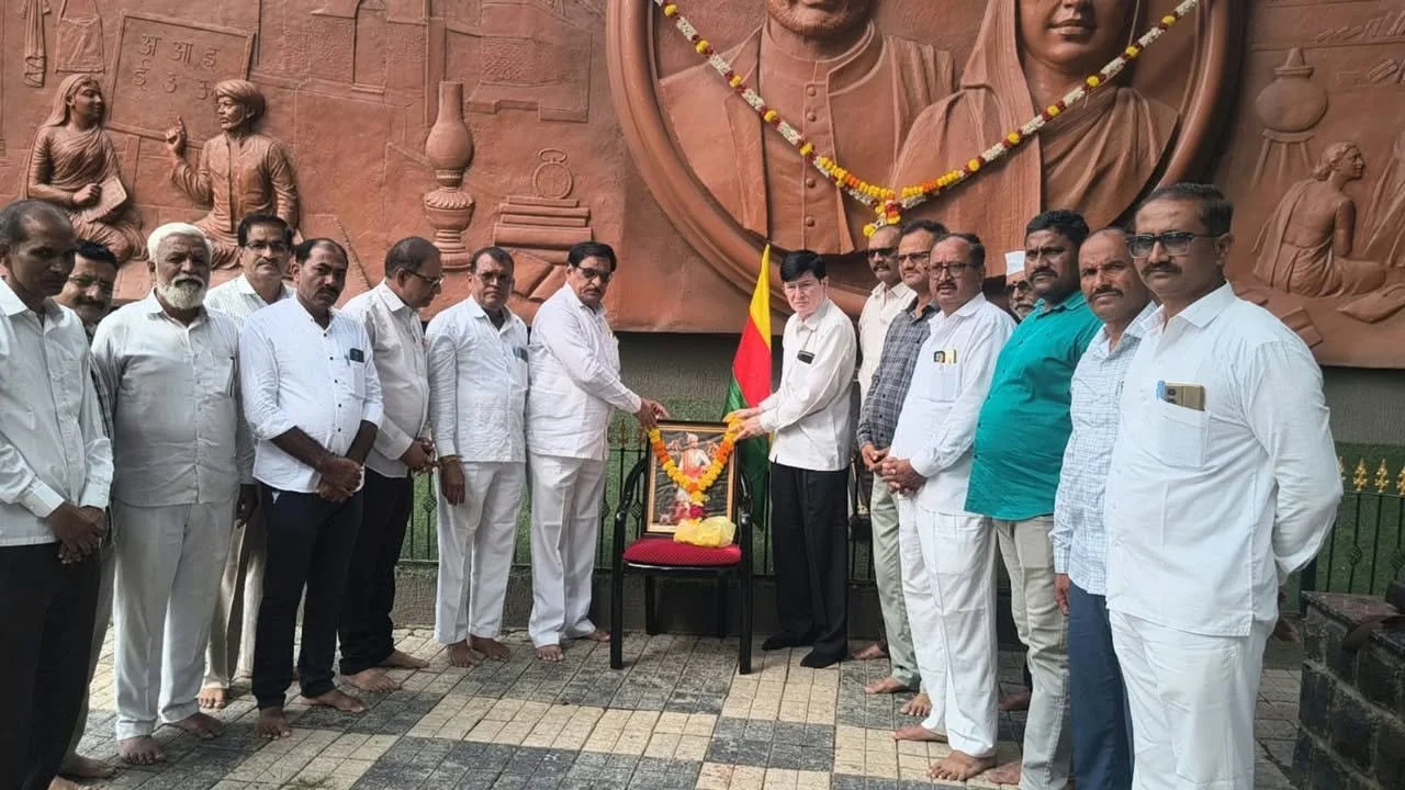 Shiv Shakta Rajyabhishek Din Va Satyashodhak Samaj Vardhapan Dinanimitt Abhivadan Sabha Utsahat Sampann Shiv Shakta Rajyabhishek Din Va Satyashodhak Samaj Vardhapan Dinanimitt Abhivadan Sabha Utsahat Sampann